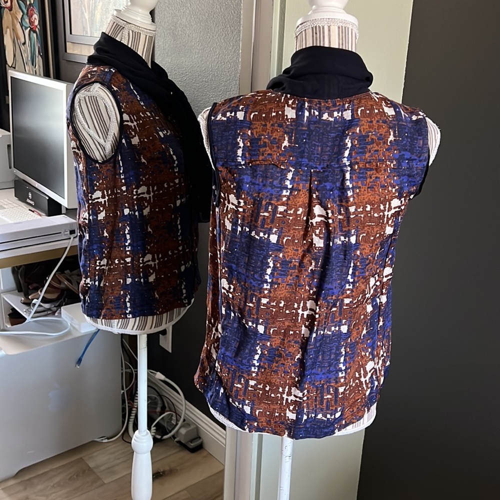 🔥Tory Burch, sleeveless blouse, bow at neck, size 4 - Picture 8 of 8